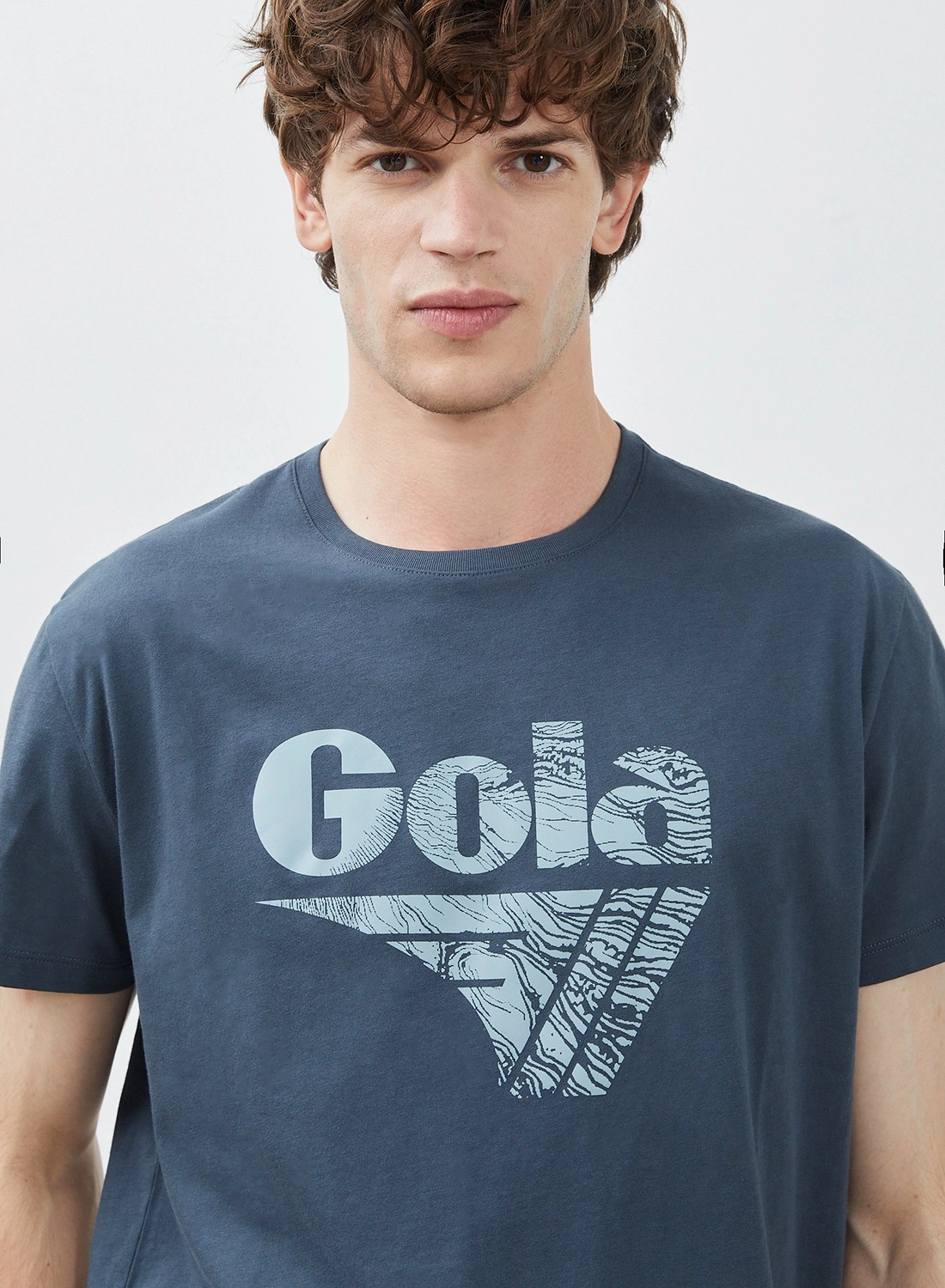 Remera GOLA Estampa Logo